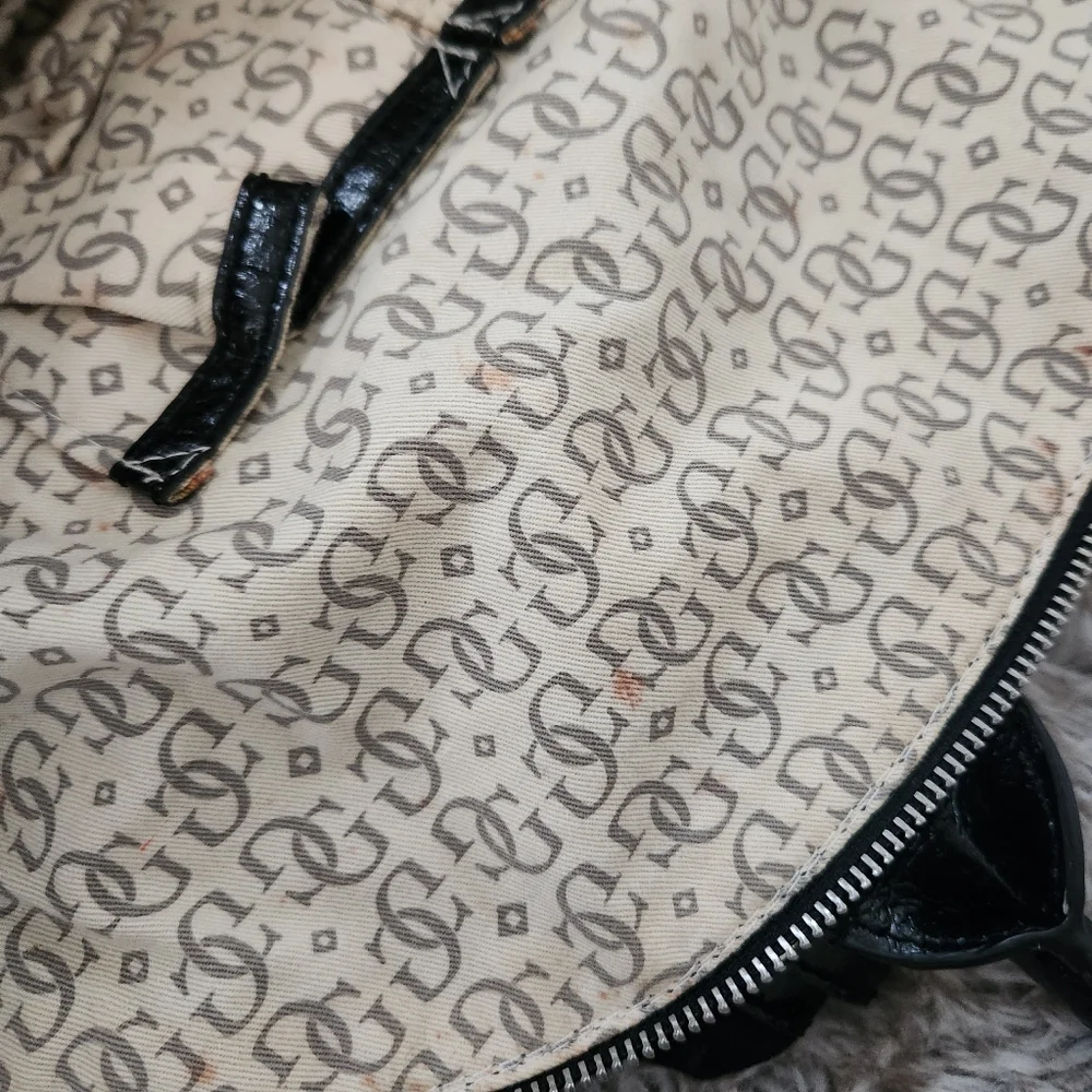 Guess Vintage Y2K Black Faux Leather‎ Silver Studded Handbag